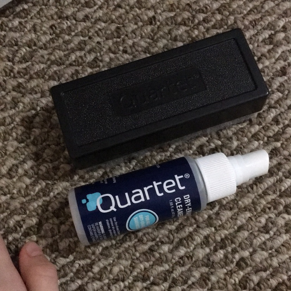 White board eraser and cleaner spray